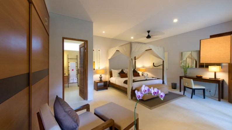 Freehold Charming Villa 4 Bedrooms in Heart of Seminyak