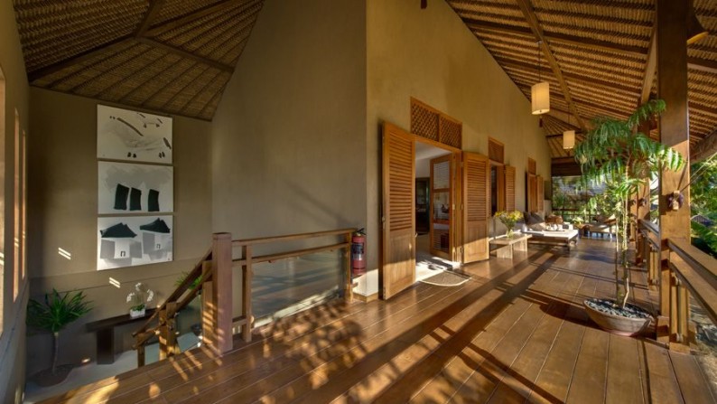 Freehold Charming Villa 4 Bedrooms in Heart of Seminyak