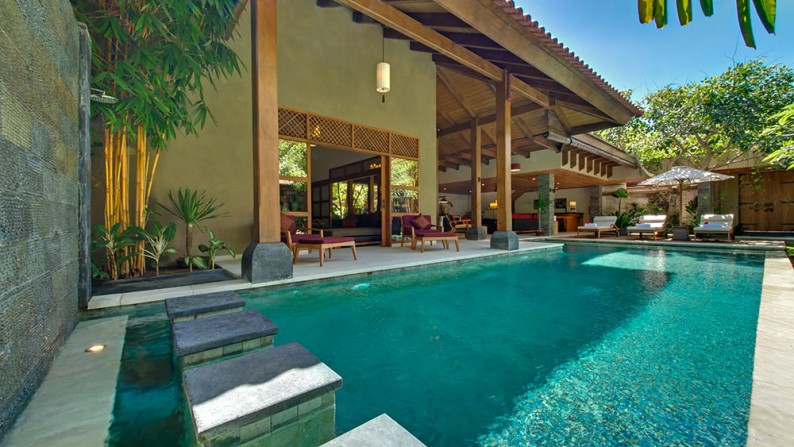 Freehold Charming Villa 4 Bedrooms in Heart of Seminyak