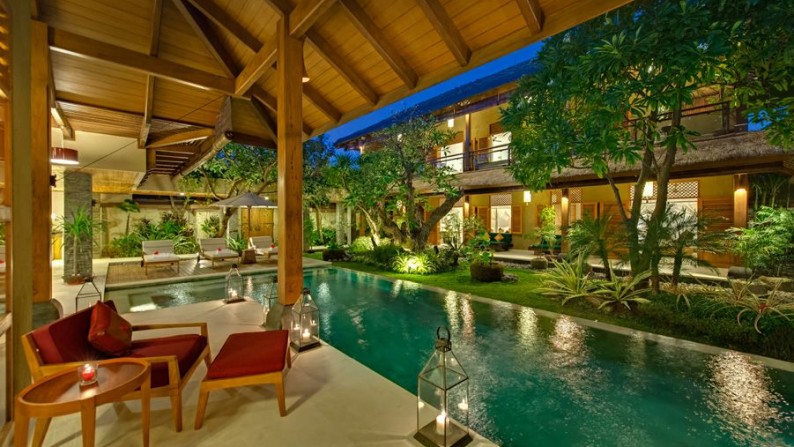 Freehold Charming Villa 4 Bedrooms in Heart of Seminyak