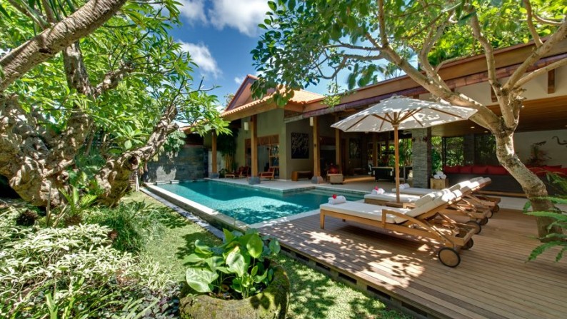 Freehold Charming Villa 4 Bedrooms in Heart of Seminyak