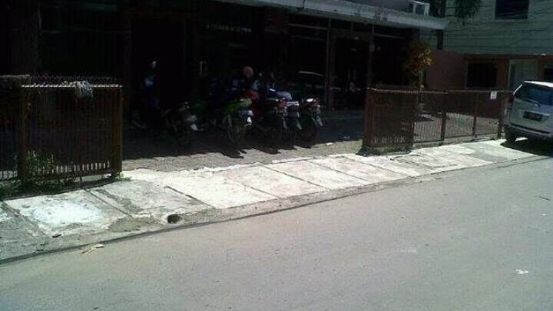 Ruko di Jalan Danau Toba Benhil