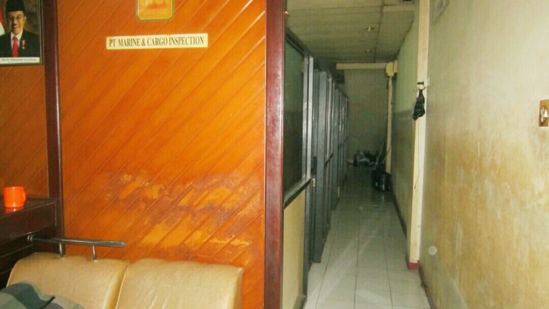 Dijual Ruko Lokasi strategis, cocok untuk buka usaha, kantor dan lainnya.