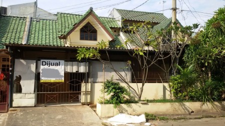 Rumah Dijual harga Tanah saja (kode: 08/0044-JAH)