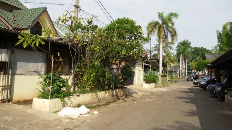 Rumah Dijual harga Tanah saja (kode: 08/0044-JAH)