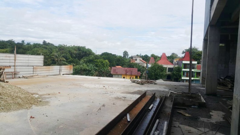 Dijual tanah Luas, Lokasi Strategis, Lokasi Mudah, Pinggir Jalan