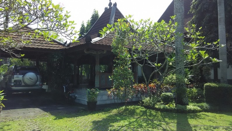 RUMAH MEWAH BERARSITEKTUR JAWA MODERN+FURNITURE, YOGYAKARTA