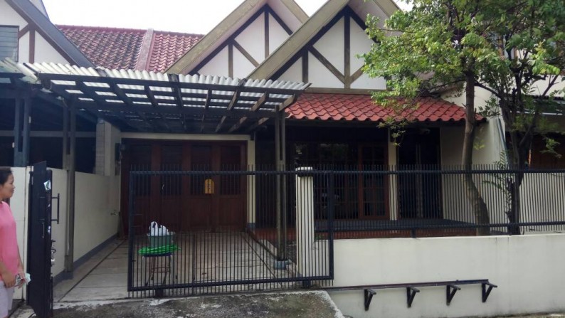 DISEWAKAN RUMAH DI PURI INDAH MIN SEWA 2 TH IDR 70 JT/TH