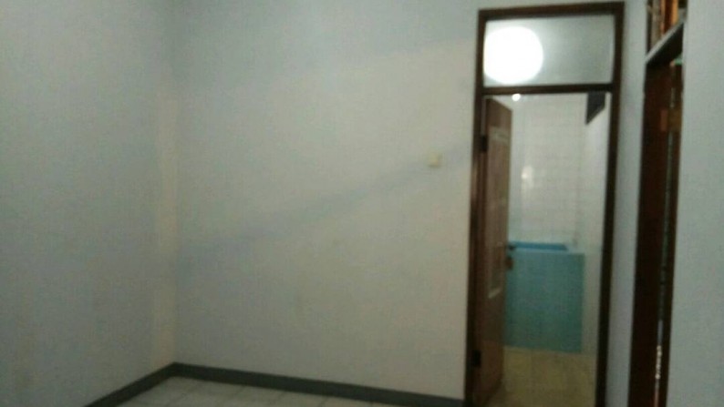 DISEWAKAN RUMAH DI PURI INDAH MIN SEWA 2 TH IDR 70 JT/TH