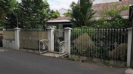 Rumah dengan lingkungan yang nyaman, lokasi menarik di Tebet, Jakarta Selatan