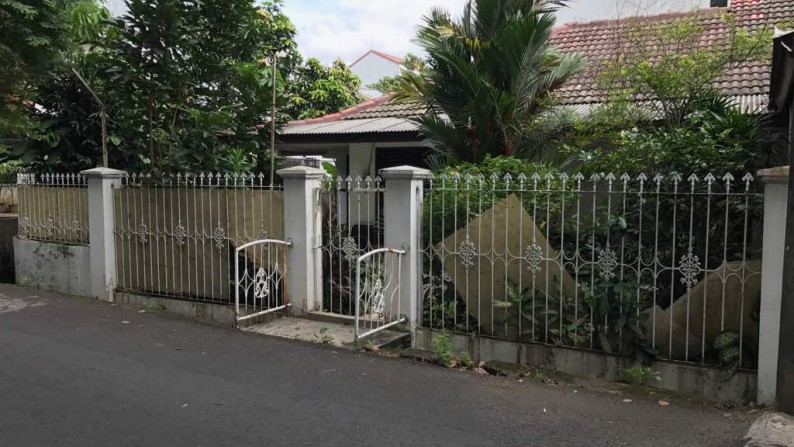 Rumah dengan lingkungan yang nyaman, lokasi menarik di Tebet, Jakarta Selatan