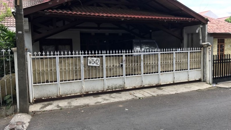 Rumah dengan lingkungan yang nyaman, lokasi menarik di Tebet, Jakarta Selatan