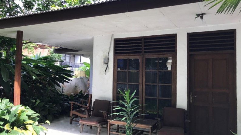 Rumah dengan lingkungan yang nyaman, lokasi menarik di Tebet, Jakarta Selatan