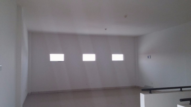 Disewakan Ruko Madrid 3.5 Lantai - Palem Semi, Karawaci