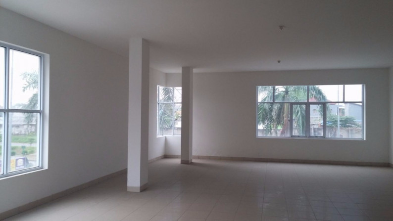 Disewakan Ruko Madrid 3.5 Lantai - Palem Semi, Karawaci