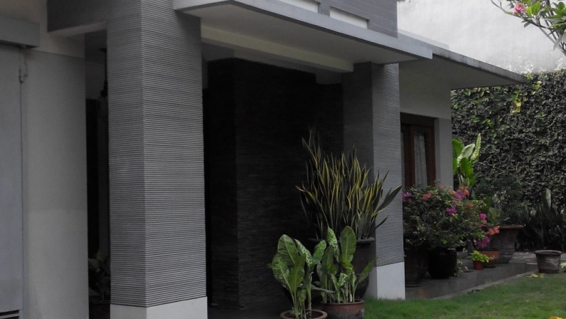 RUMAH DIJUAL JL SIMPRUG GARDEN JAKARTA SELATAN