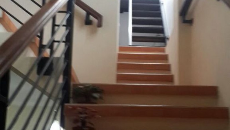 RUMAH CANTIK,BAGUS,SECURTY 24 JAM DI SEKTOR 9