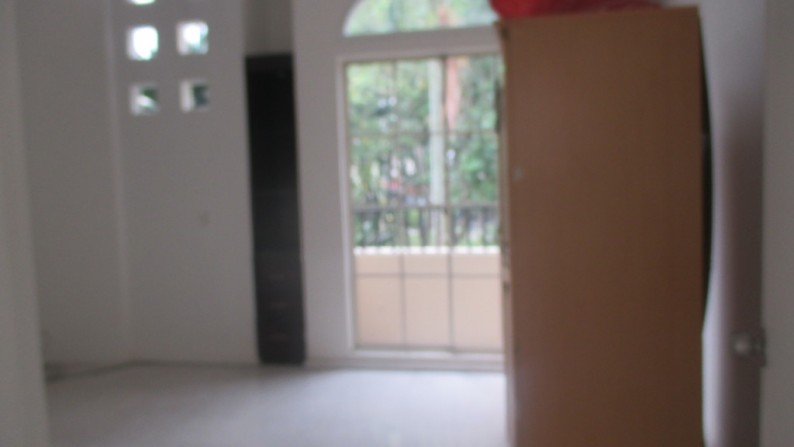 Dijual Rumah di Taman Spain - Lippo Karawaci