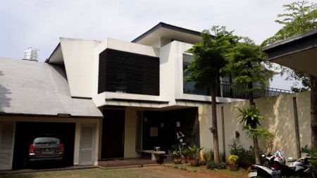 Rumah di Karang Tengah , Lebak Bulus