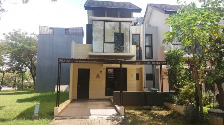 DISEWA - Rumah Casa Jardin minimalis