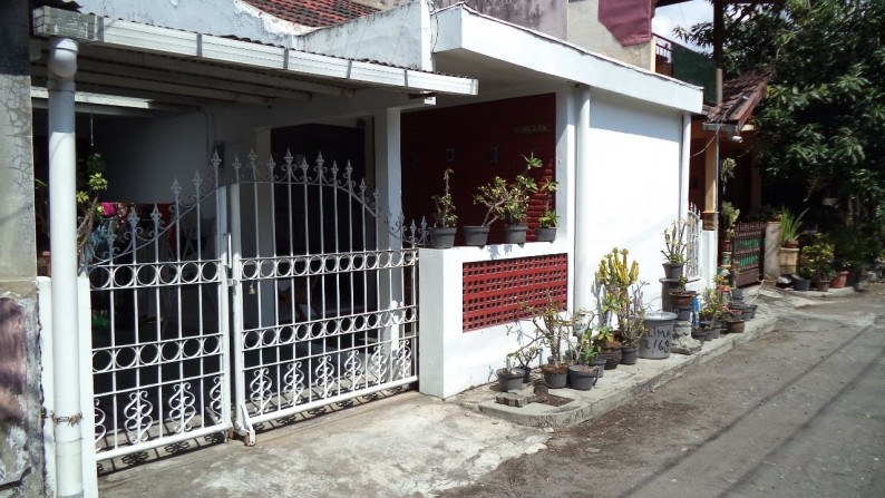 RUMAH MINIMALIS LOKASI STRATEGIS, PERUM JAMBUSARI, SLEMAN.