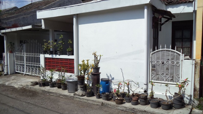 RUMAH MINIMALIS LOKASI STRATEGIS, PERUM JAMBUSARI, SLEMAN.