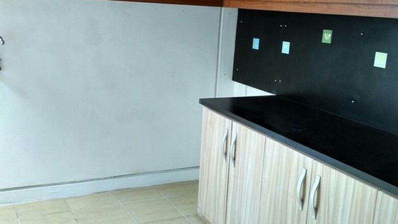 Dijual Rumah Asri, Tengah kota, dekat Taman Kota 2, Toll BSD City, siap huni