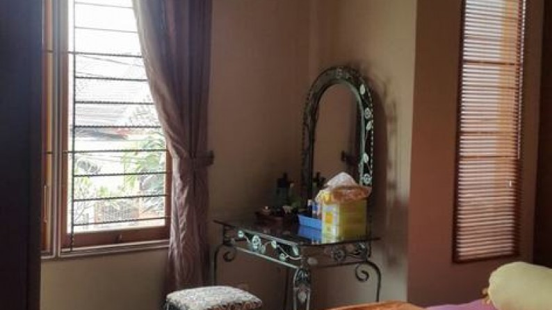 BU....!!! Dijual rumah di Villa Melati Mas, kondisi bagus, harga resonable, strategis, pusat pendidikan dan kuliner, siap huni