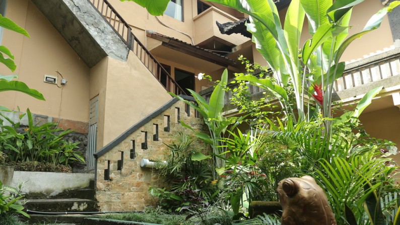A Stunning 5 Bedroom Villa and 18 Bed Hostel with Beautiful Rice Field Views For Rent Located 10 Minutes From Ubud Center