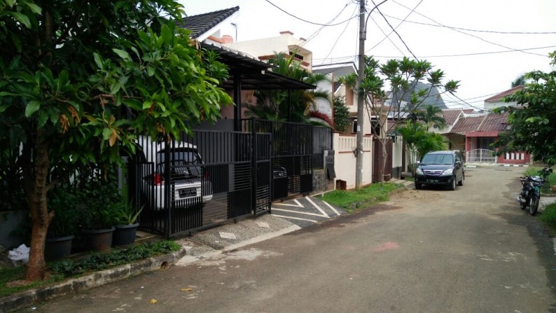 Rumah dekat masjid di Regency Melati Mas