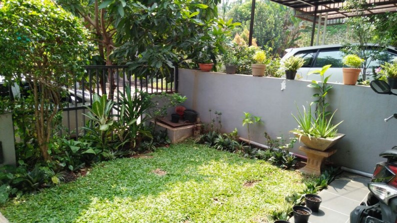 Rumah dekat masjid di Regency Melati Mas