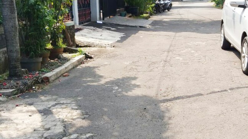 Dijual Rumah asri nyaman, aman, siap huni Di @Villa Bintaro Indah