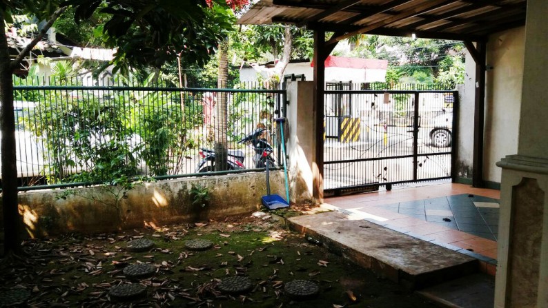 Dijual Rumah asri nyaman, aman, siap huni Di @Villa Bintaro Indah