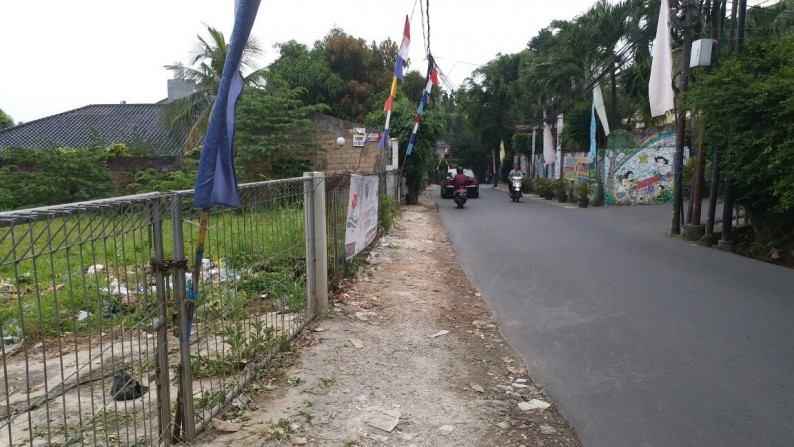 Tanah di Cilandak Lokasi Pinggir Jalan