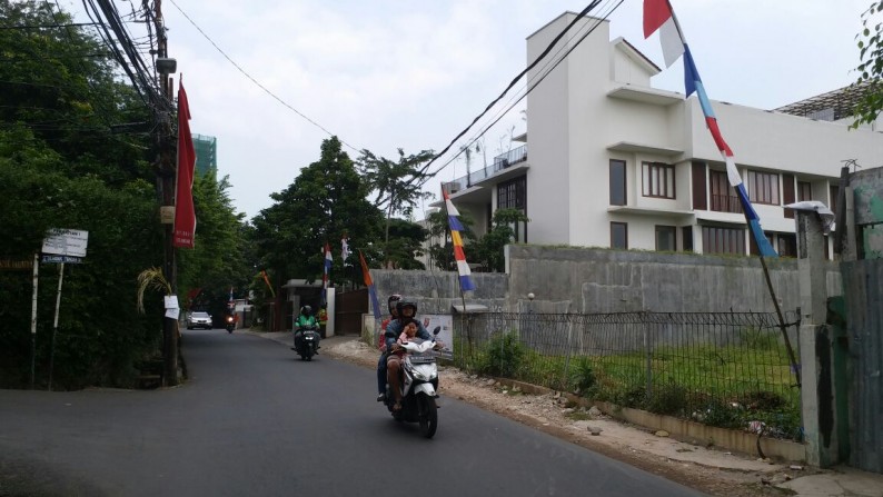 Tanah di Cilandak Lokasi Pinggir Jalan