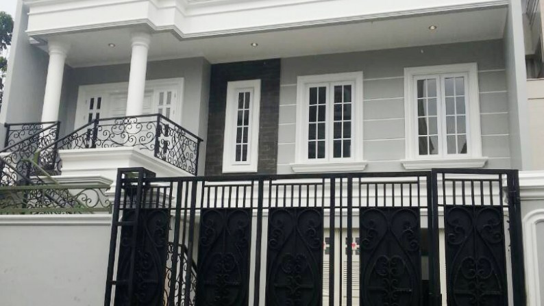 Dijual rUMAH Strategis Di Jl Pinguin, Bintaro Sektor 3