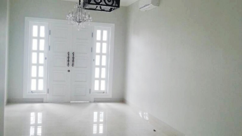 Dijual rUMAH Strategis Di Jl Pinguin, Bintaro Sektor 3