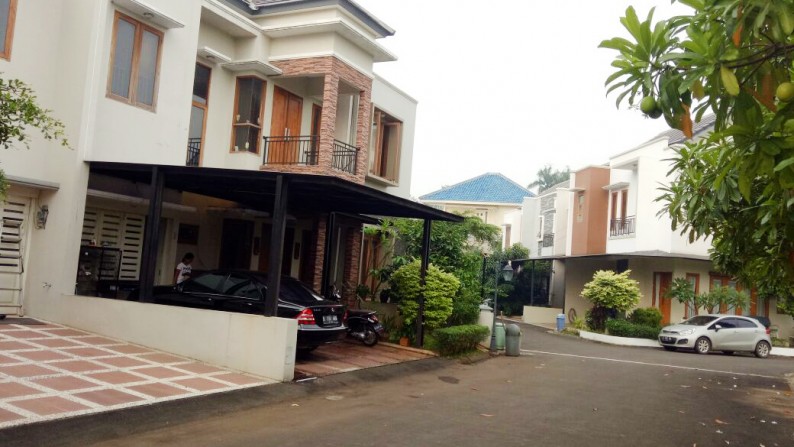 Dijual Rumah Bagus Di Bintaro Hijau Residence, Veteran