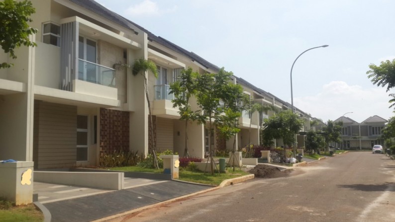 DI SEWA KAN RUMAH 2 LT BARU DI CHERRY VILLE GRAND WISATA BEKASI