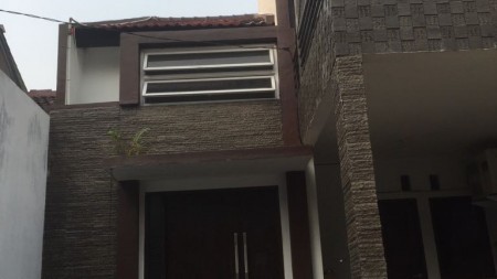 Rumah Mungil Cantik Di Graha Bintaro