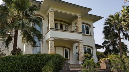 Rumah Dalam Townhouse di Puri Margasatwa, Cilandak