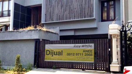 Rumah Artha Gading Villa, Luas 300/1000m2