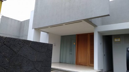 RUMAH EXCLUSIVE BARU RENOV MINIMALIS DI BUDISARI HIGH SPEK BANGUNAN DAN GOOD VIEW