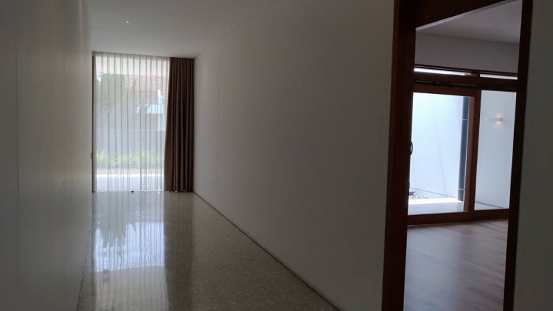 RUMAH EXCLUSIVE BARU RENOV MINIMALIS DI BUDISARI HIGH SPEK BANGUNAN DAN GOOD VIEW