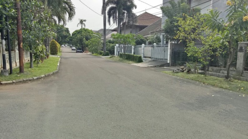 Rumah Siap Huni,Jalan Lebar di Bintaro Sektor 1