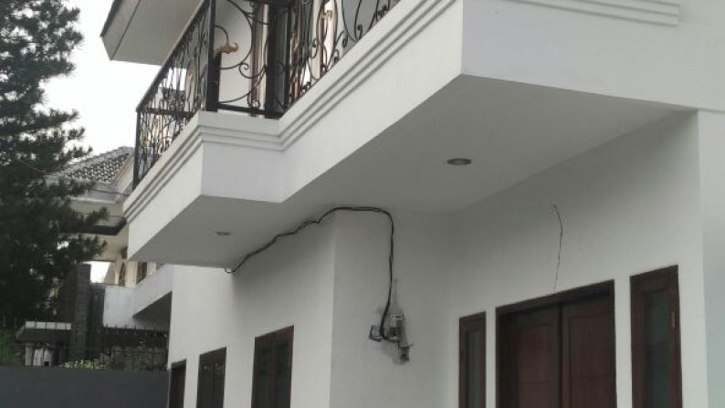 Rumah Gress Baru Design Mewah 2 Lantai di Rempoa