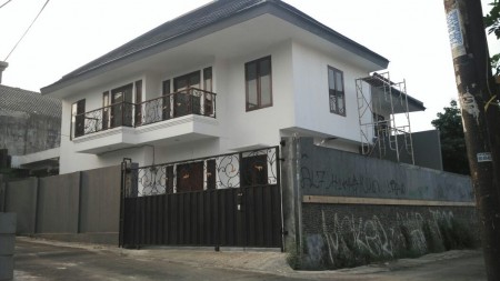 Rumah Mediteran Baru Gress 2 Lantai Rempoa Murah di Rempoa