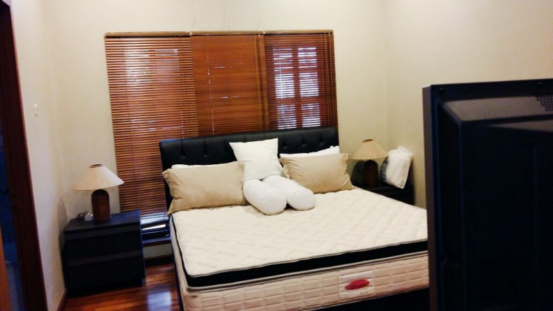 Disewakan Rumah Nyaman, Aman, Furnished dan siap huni @Menteng Utama, Bintaro