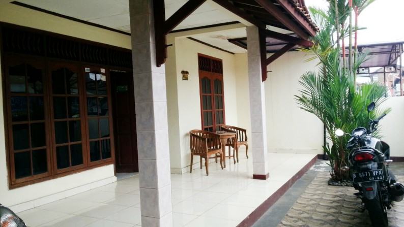 Rumah dijual nyaman, aman, akses lokasi sangat strategis @Kramat raya, Ciledug