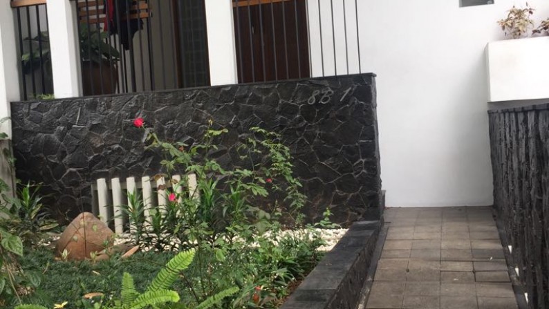 Rumah minimalis,cantik,asri di Kebayoran Lama,4000 U$ /BULAN